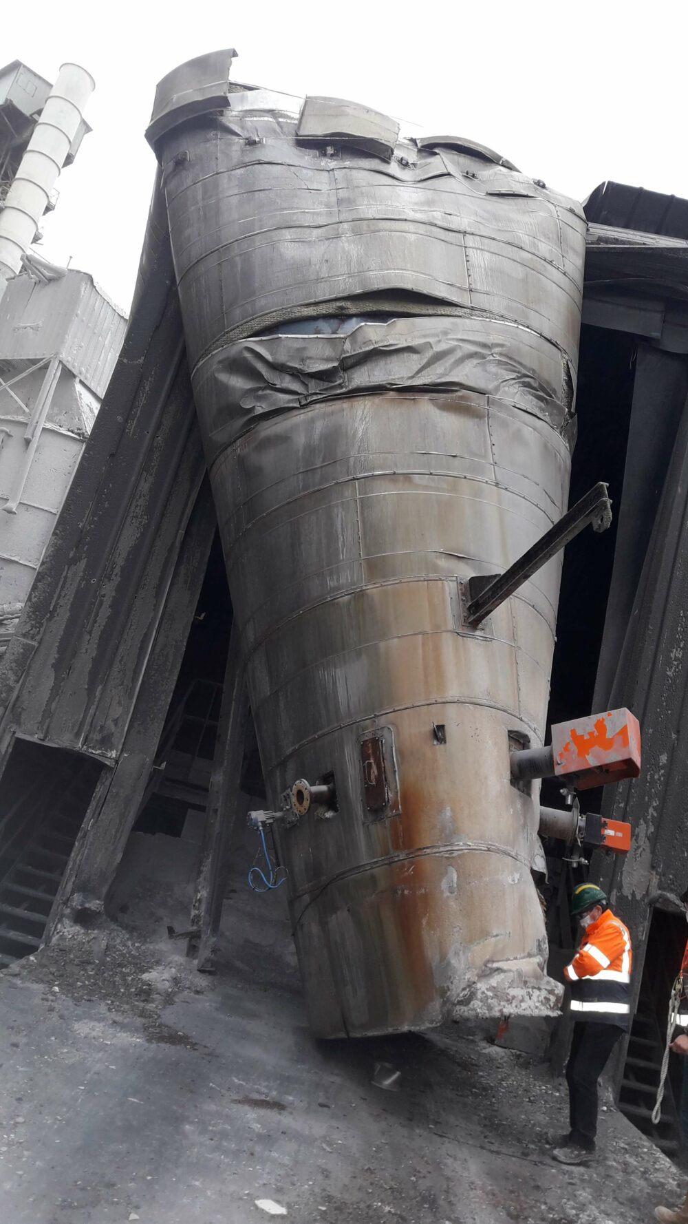 replacement of a steel chimney