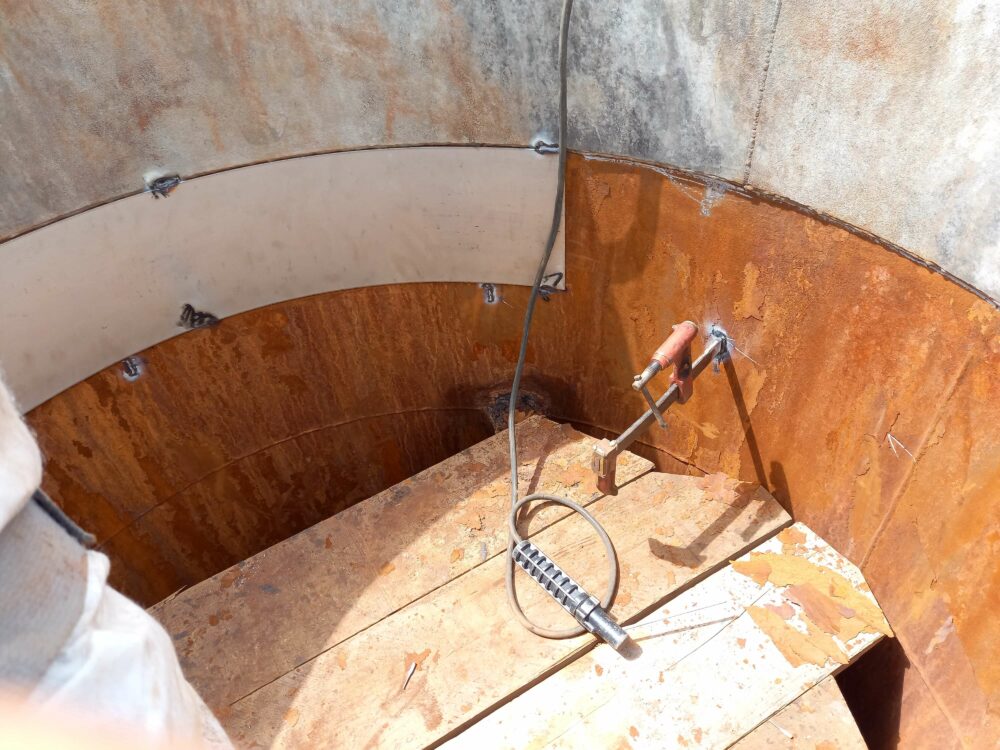 brick chimney, hoop, jog