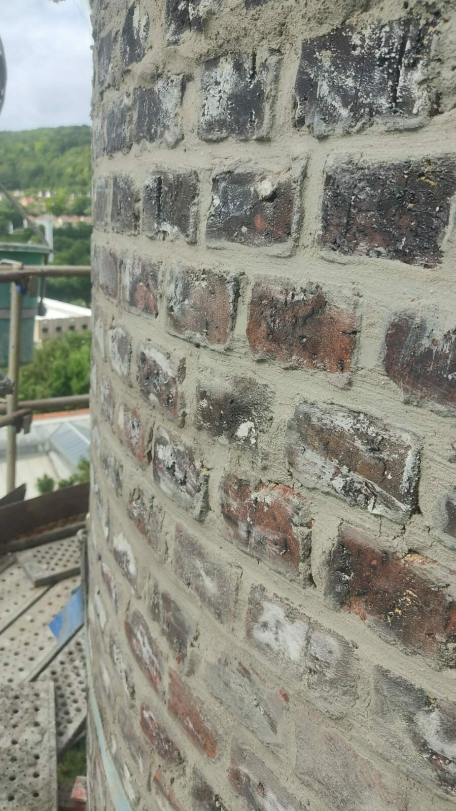 brick chimney, hoop, jog